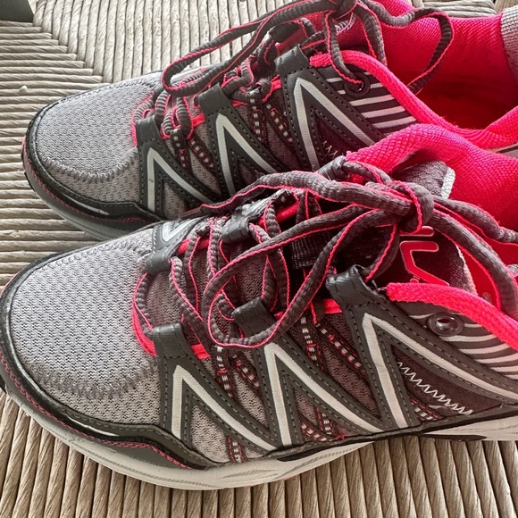 Fila Women's Athletic Shoes - Gray and red - Picture 4 of 6